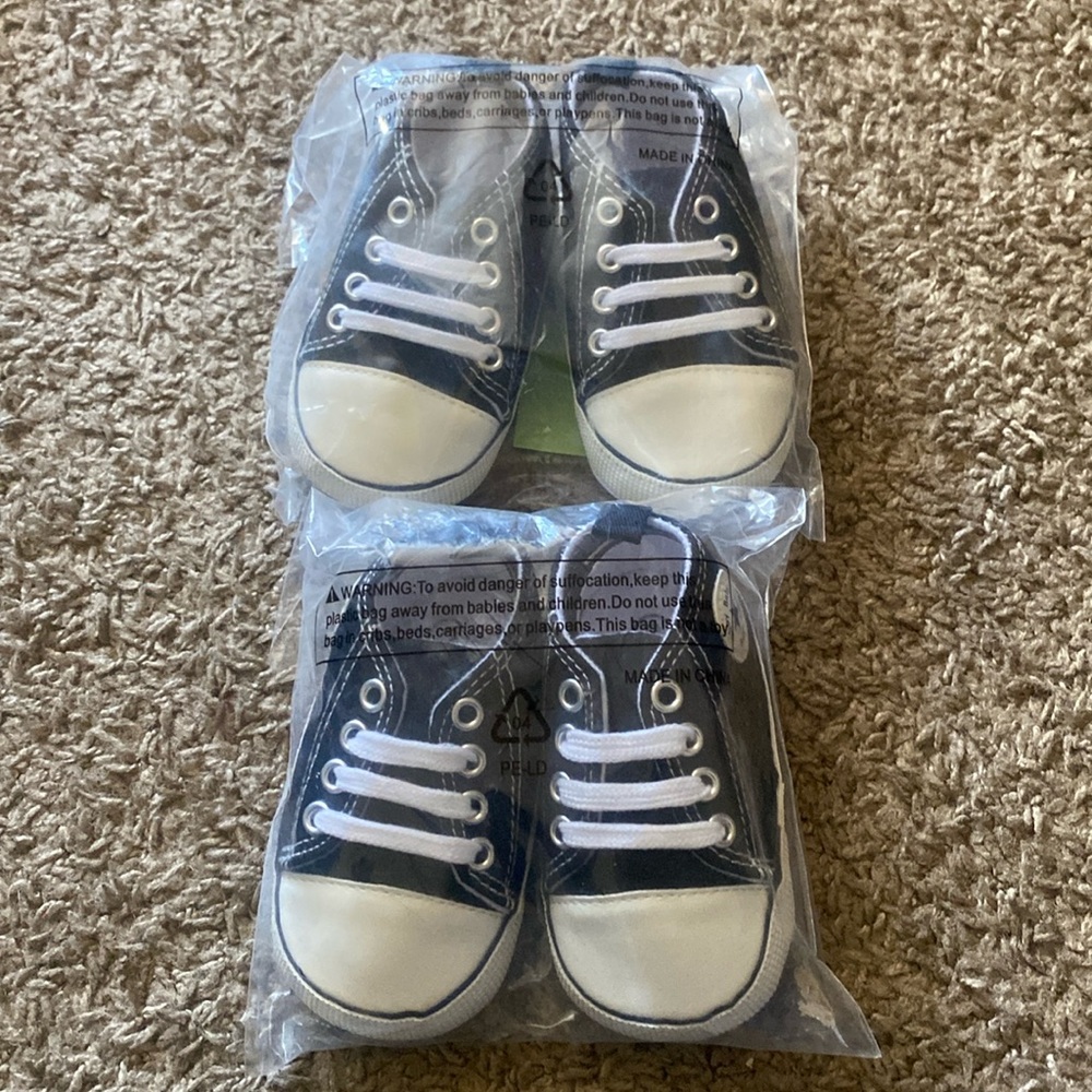 Baby baby sneakers